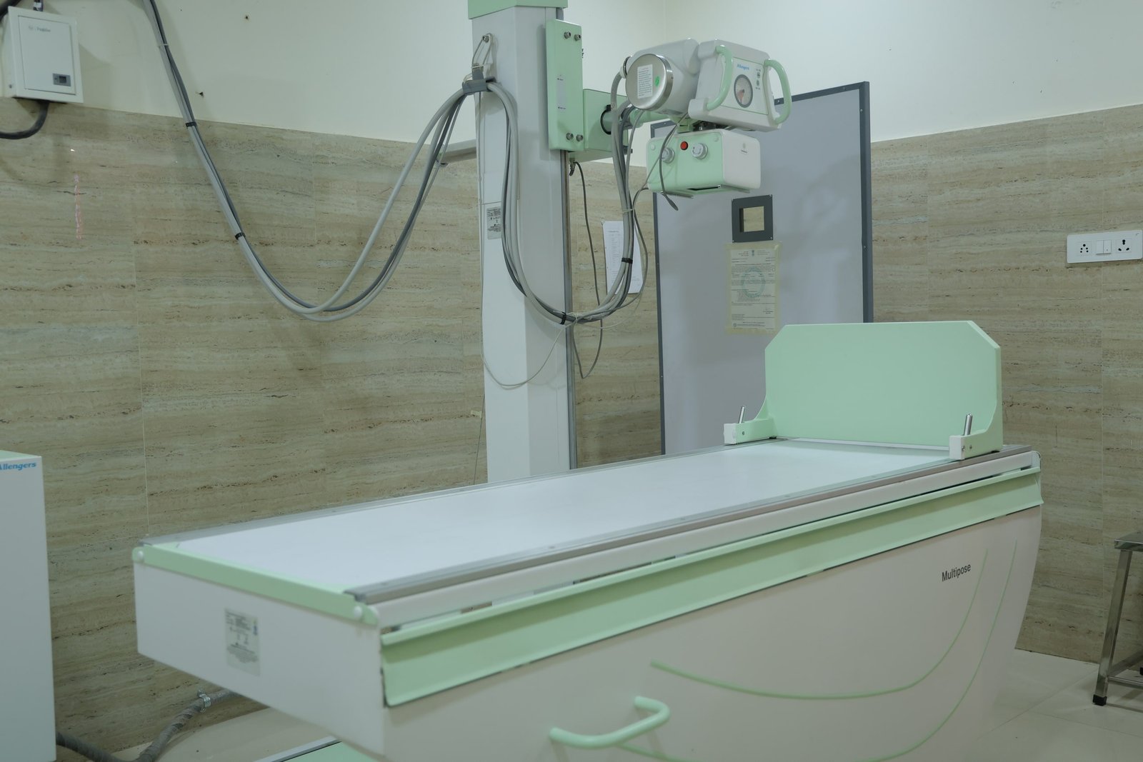 Digital X-Ray Machine & Table
