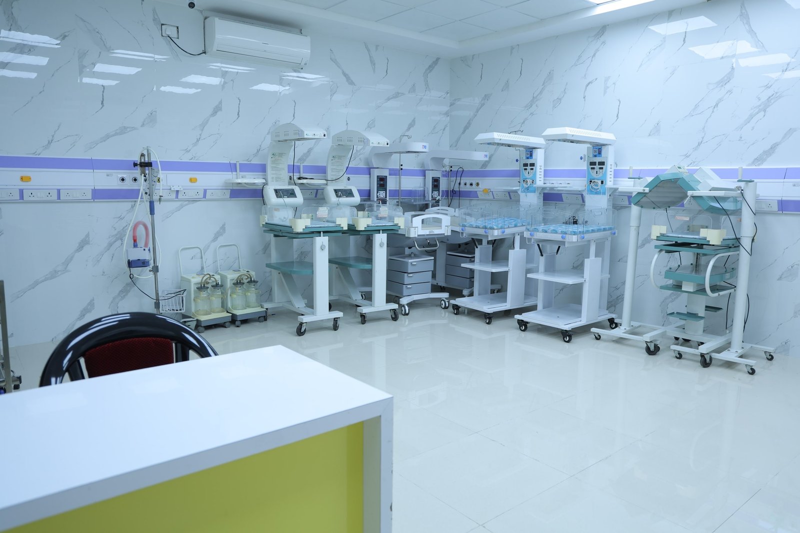 NICU Infant Warmers & Incubators
