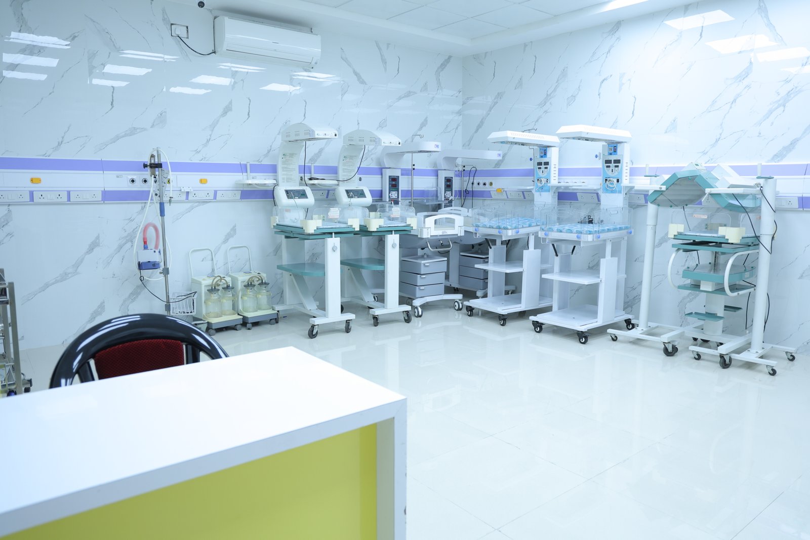 NICU Infant Warmers & Incubators